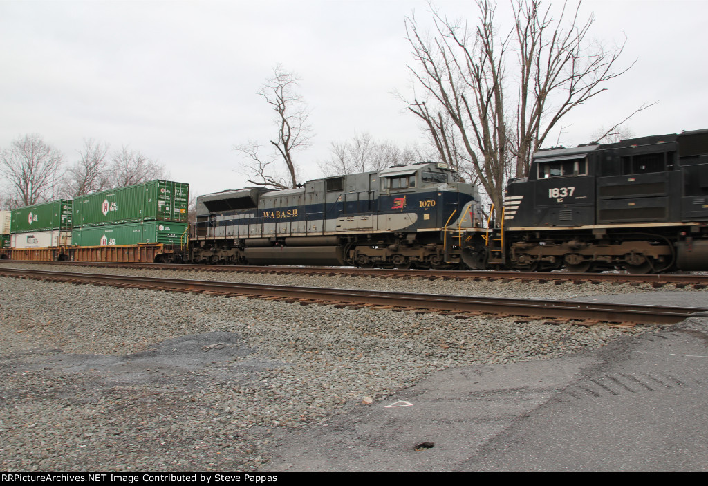NS 1070 - Wabash heritage unit 3rd on train 260